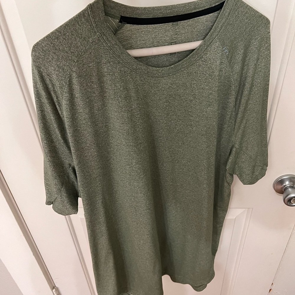Lulu Lemon Dry Sense shirt